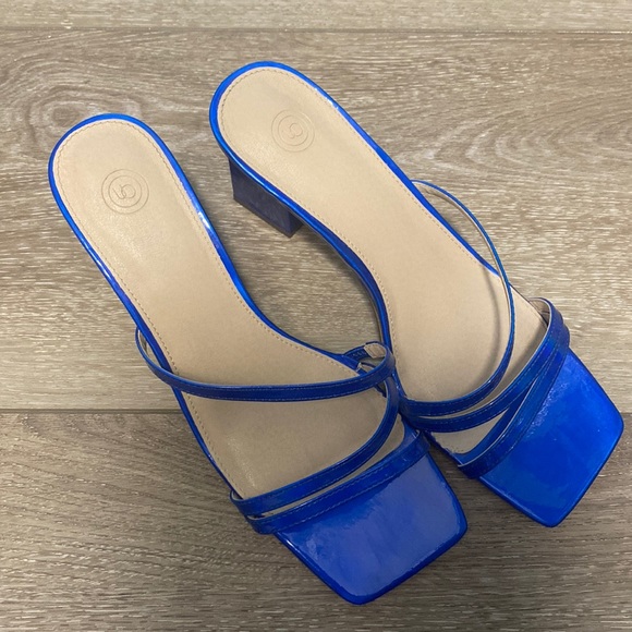 Cobalt blue patent sandals - Picture 2 of 5